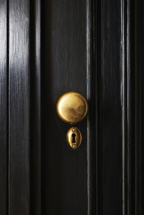{Out the door, and Happy Tuesday!}