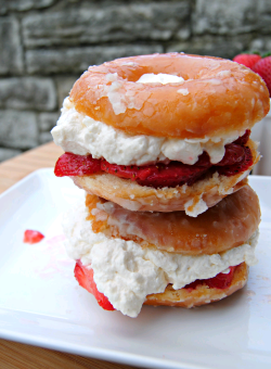 verticalfood:  Glazed Donut Strawberry Shortcake
