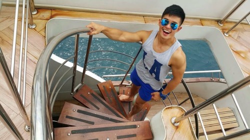 cloudzmaker:  Alken Wong, yummilicious!  Reblog & follow me for more hot stuff! 