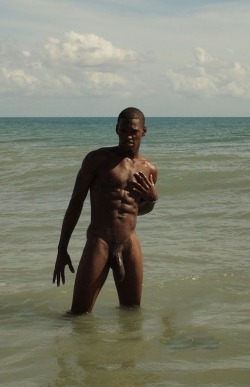 Tallyungblknudist:    #Blackmalenudity   