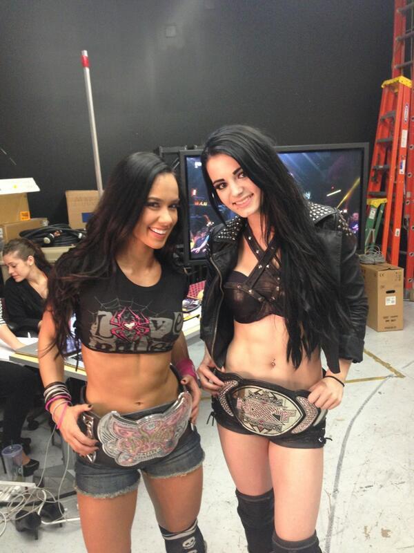 maizeandbluekid:  This, my friends, is the future of Women’s Wrestling right here.