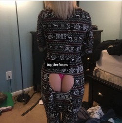thankyouhentaidemigod:  Any ladies get cute pajamas for Christmas?