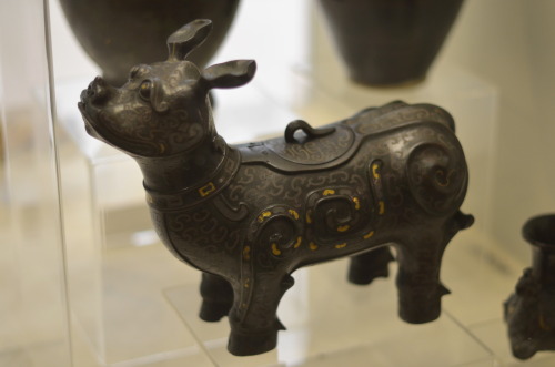 presentpasts:Zun (ritual vessel) in the shape of a rhino, 960-1279 C.E., China. At the Burrell Colle