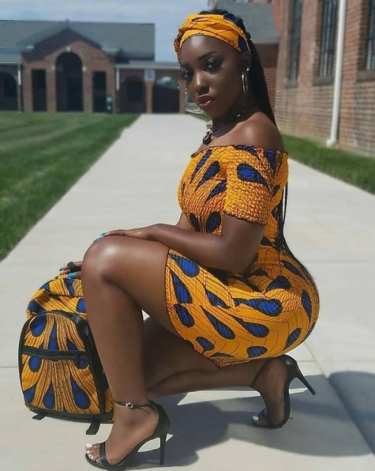 kingjazziedad:  DeliciouslySexy. Curvy. BootiDelicious. Gorgeous Mamitas. Made in Ghana 🇬🇭. Reared in Ghana ❤️ 💜 💙