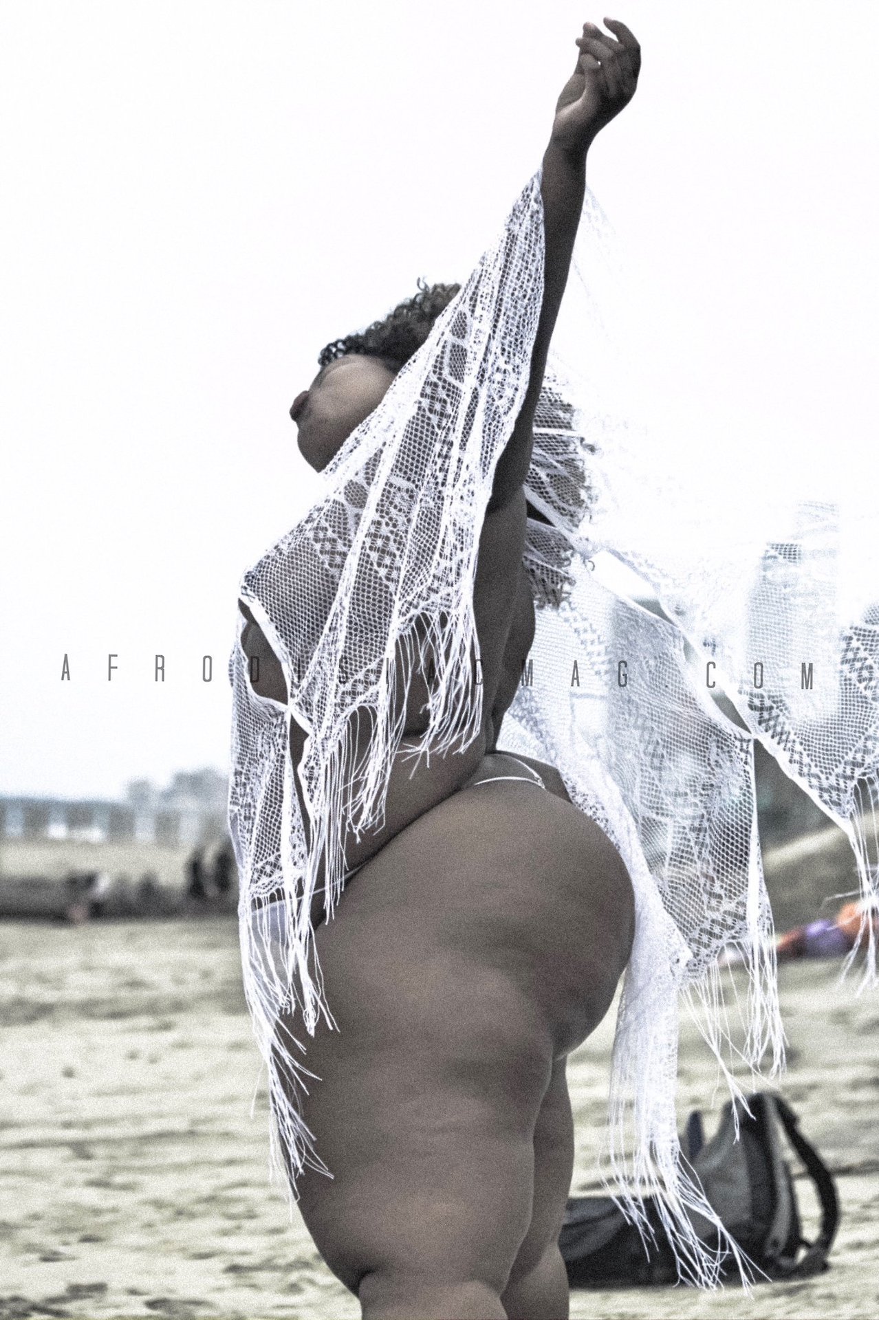 k3ma7:  Thick beauty