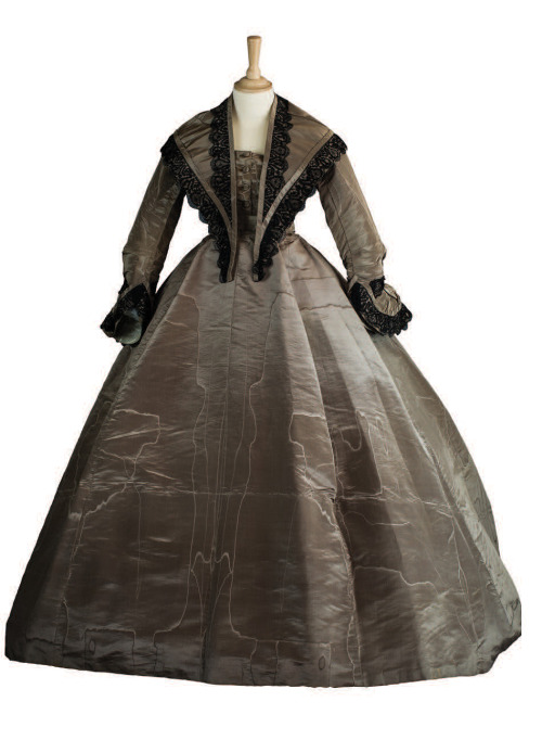 Young woman’s dress ca. 1864-65From Tessier & Sarrou