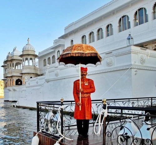 Taj Lake Palace. Udaipur. Photographer  Aion.Fonte tinamotta.tumbr.com
