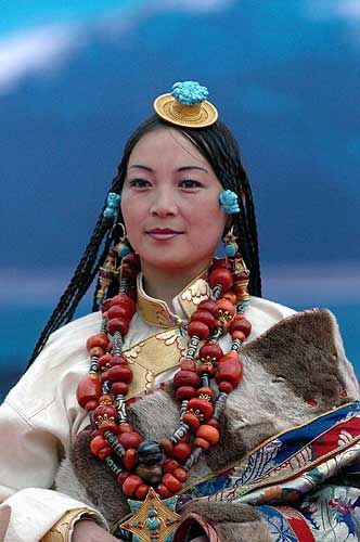 Women of Tibet (click to enlarge)