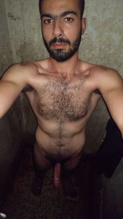 theguysinmiddleeast:Syrian guy on fire