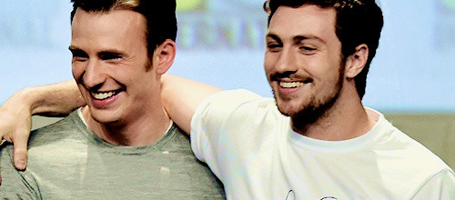 quicksiluers:  Chris Evans and Aaron Taylor-Johnson being menaces to society at San Diego Comic Con, July 26, 2014 