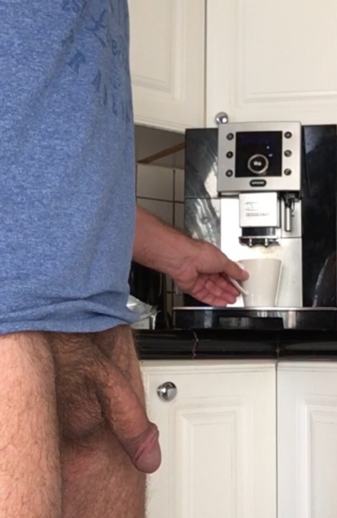 beefyalphasub: If tumblr is going to send me unsolicited ads, send me one like this for DeLonghi Esp