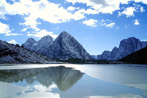 ma-legohouse: Despite it’s beauty lake Karachay is known as the most radioactive lake worldwid