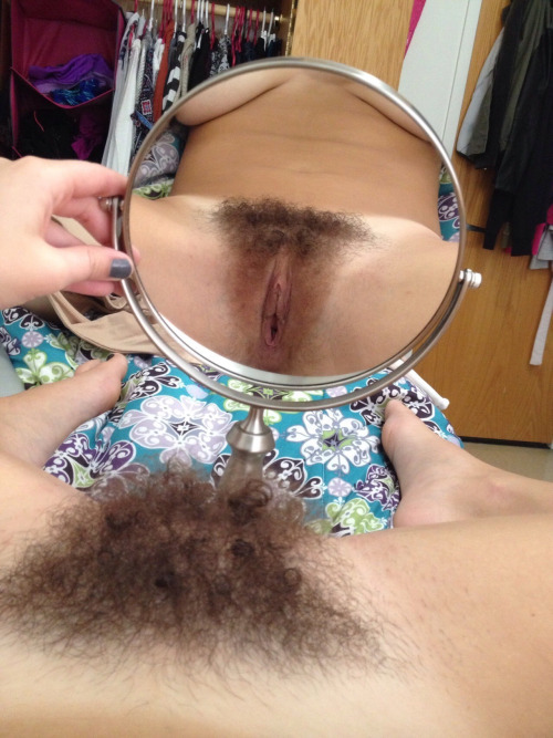 theunshavenandbeautiful:Hot Natural Muffs