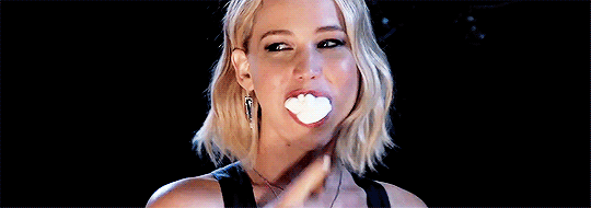 jenniferlawurence:  Jennifer Lawrence does the Chubby Bunny Challenge 