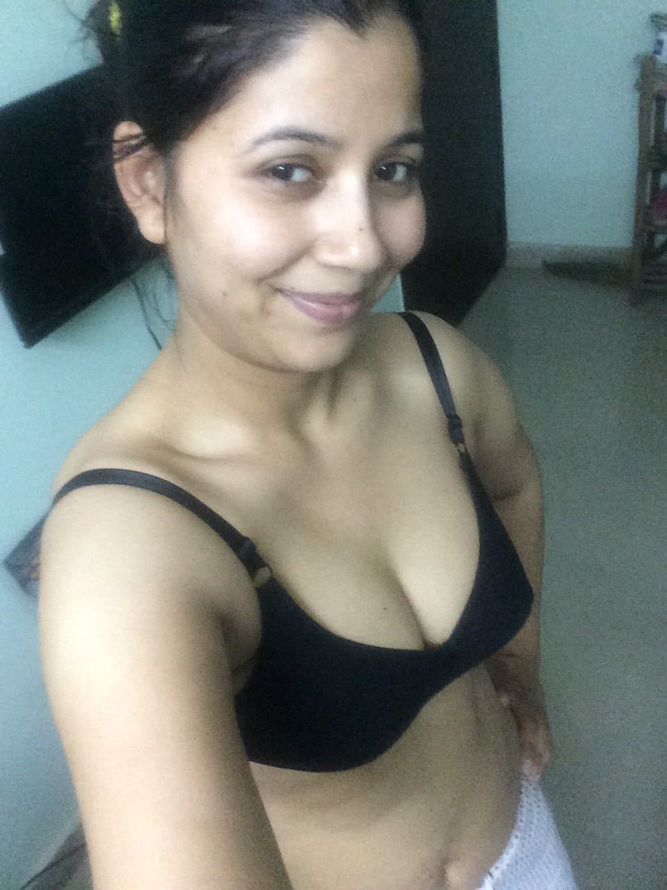 delhimale25:  Hottest bhabhi submission part 1, keep supporting, 😍😍😍😍😍