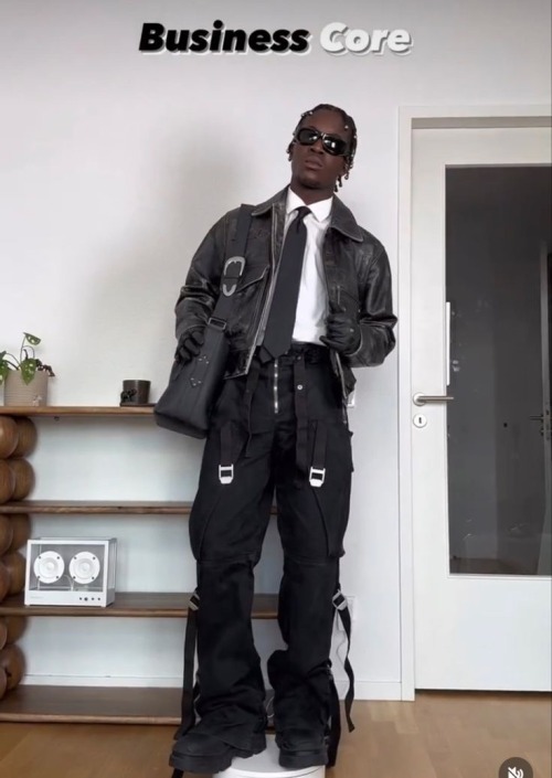 Different Goth Looks For Men
