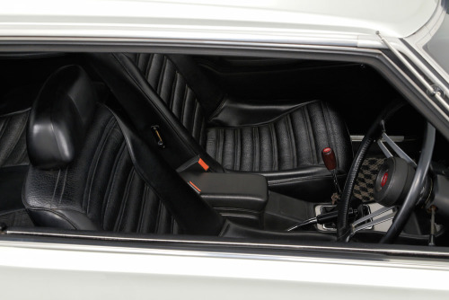 sped-up: cashcarscourage: cult cars: ‘70 Nissan Skyline H/T 2000 GT-R That fuel cap is ex