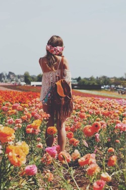 summerflorals:  NEW PLAYLIST: http://8tracks.com/livrook/night-time-m25