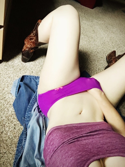 cassidy73:Sometimes I just have to unbutton my dress and get down on the floor I was thinking about