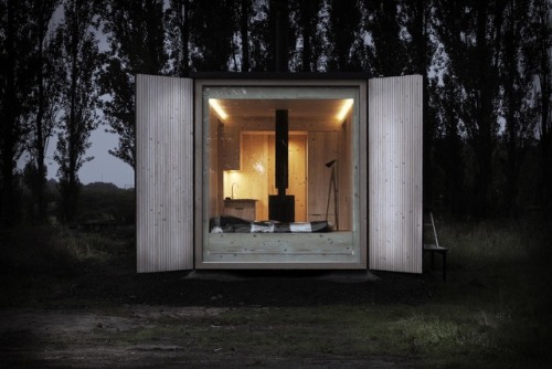 ARK SHELTER photos by sam de backer hat tip to architizer + curbed / previously // s&thi  mag 