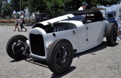 supramitch:  noavatar:    Jesse Greening’s 27 Roadster  That suspension work is awesome