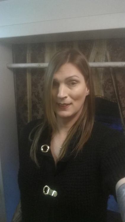 classychristy09:  Me the other day after having my hair done
