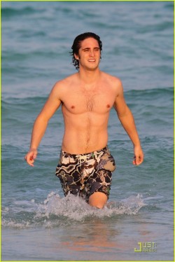 malecelebpits:Diego Boneta, Actor