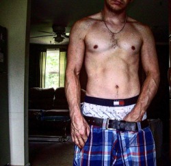 twiztidjuggaloscrub:  sagger4lyfe:        hot fucker nice sag