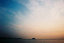 cloudedcamera-:  untitled by deader than yesterday on Flickr. 