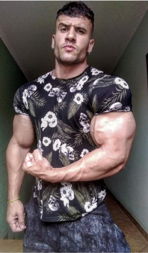 Porn photo bigmusclebr:This is the true power of testosterone!