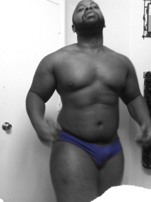 hairyporra:  watilike:  Sexy ass dabesticanbe!  Damn sexy !!! Hubby material !!! Woof !!!