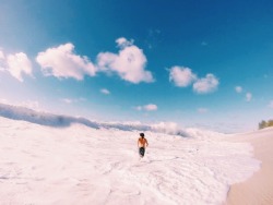 jayalvarrez:  Hawaiian snow once again :) jayalvarrez &amp; sasha tikomorov