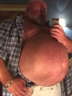 keepembloated:  Reblogging because… well, his belly is just about perfect.