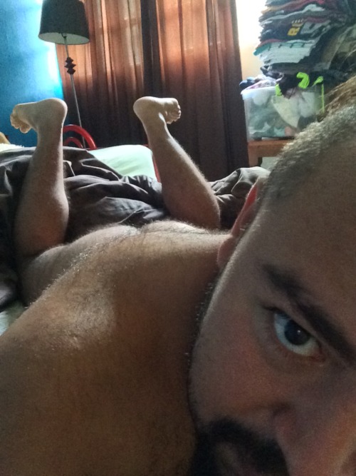 roman0331: De nalguitas para antojar nada más ….ok. Pa tras o de reversa nel … 
