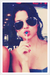 briennister:  Selena + Glasses 