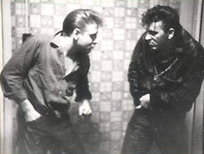 dallywinstonluver:  Two great singers! 