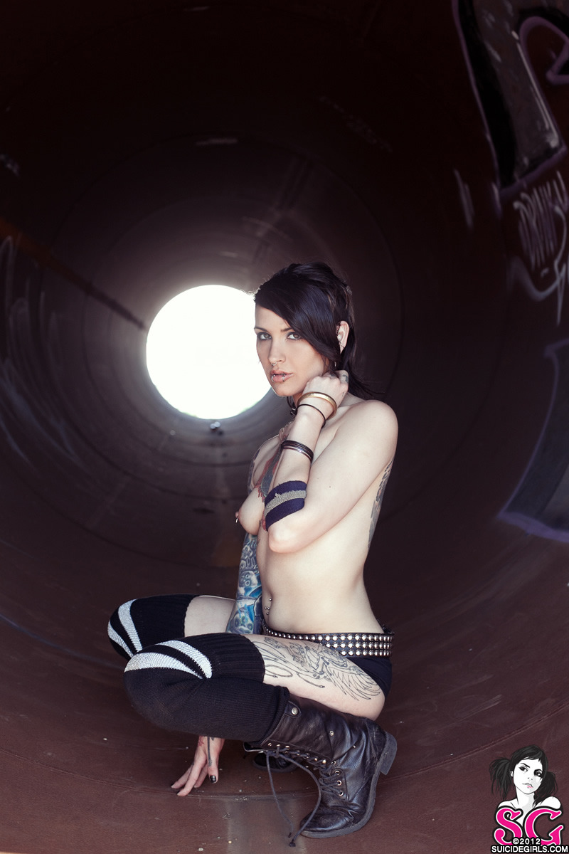 theperfectladies:  Dice Suicide