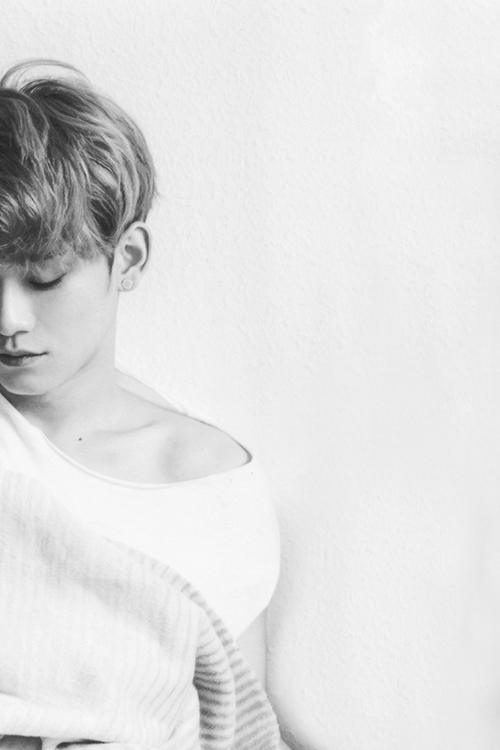 krisinsanity:  © Collarbone + mole 