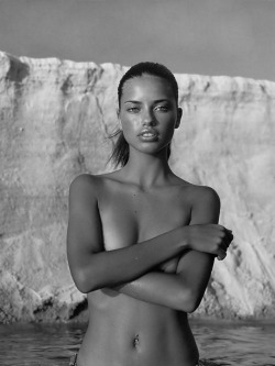 colorless-b-e-a-u-t-y:  Adriana Lima