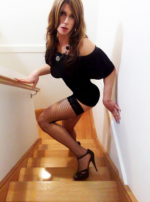 tgirlfantasy:  These Sexy Crossdressers Has Looks To Die For! Wana Check out other