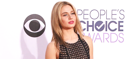 cuddlysex:  lesbiansandweed:  justprincesssarcasm:  Rita Volk at the PCA’s red