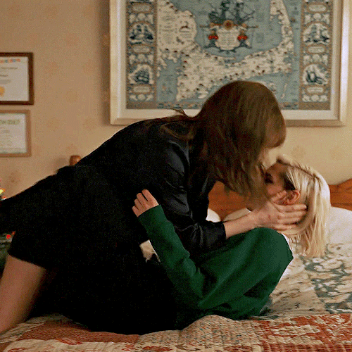 rainbowkarolina:  ABBY & HARPER in HAPPIEST SEASON