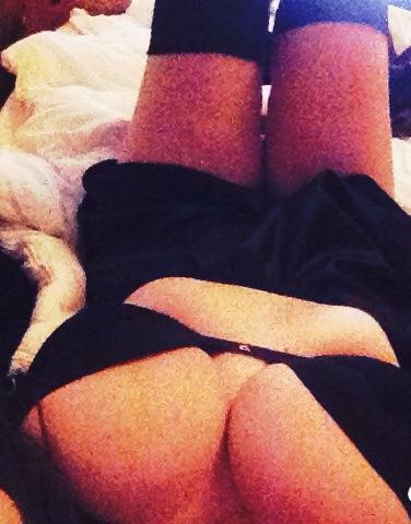 let-me-surrender:  I got a cute lil skirt.   i really like everything about this