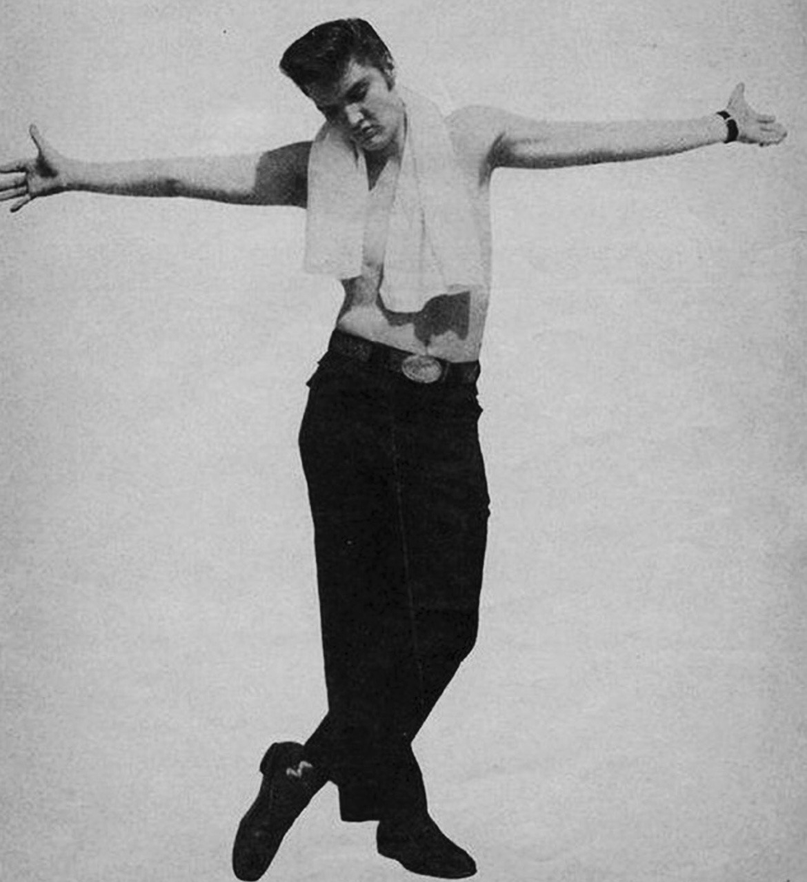 elvis-pink-cadillac:  kick your shoes off baby