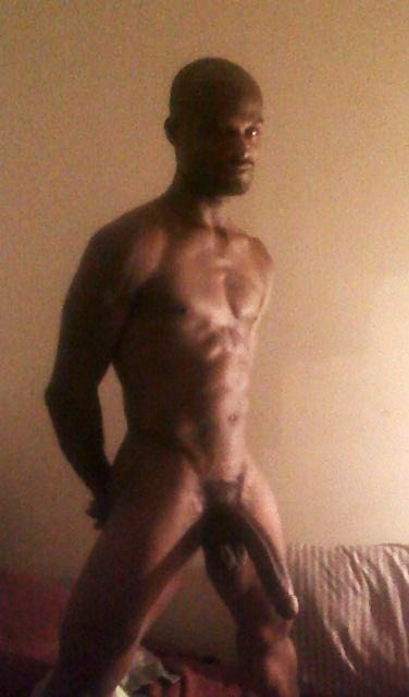 bigthingz:  Too Much Dick For 1 Dude To Have….DAMN!!!!!