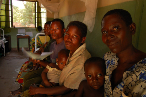 Photo: Patients in the inpatient department of an MSF hospital in Katanga Province. DRC 2012 © Sandra Smiley/MSF
DRC: Thousands of Displaced Civilians at Risk in Katanga Province
As tensions increase between government forces and Mai-Mai militias in...