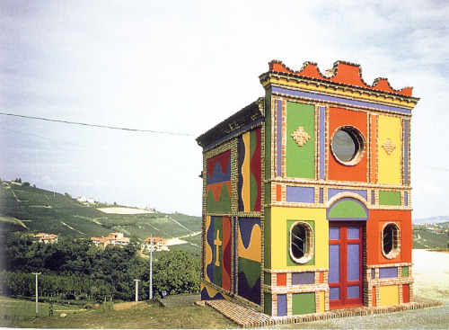 friendsxfamily:The Sol LeWitt and David Tremlett ChapelBrunate, La Morra, 1999