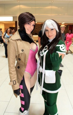 cosplay-and-costumes:  Gambit &amp; Rogue. 