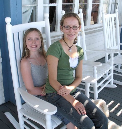 katie1015: More weekend family fun!! Cousins Emily on the left and Allyson on the right.