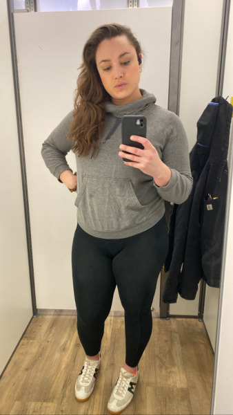 halfremembereddreamgirl-deactiv:Looking thick as fuck all over  lately and loving